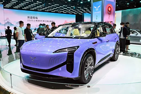 FAW Hongqi E202: Redefining National Luxury