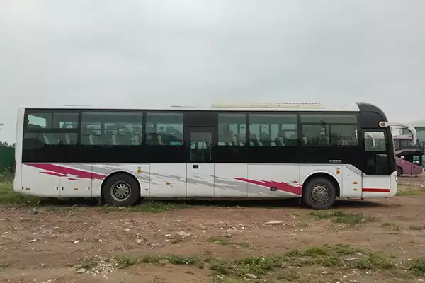 Yutong 6121 007 Secondhand Rear Engine Tourist Bus for Enterprise Shuttle Bus