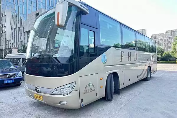 Yutong 6119 001 Used Comfortable Luxury Bus with Brand New Tires for The Entire Vehicle