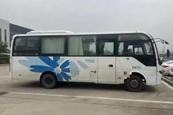 Used Yutong Zk6772D61 30-Seat Diesel Bus with Reliable Performance