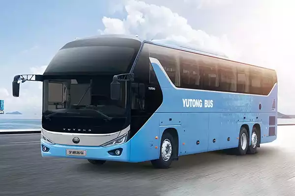Used Yutong 6137 Tourist Coach Bus for Passenger Transfer with Air-Conditioning