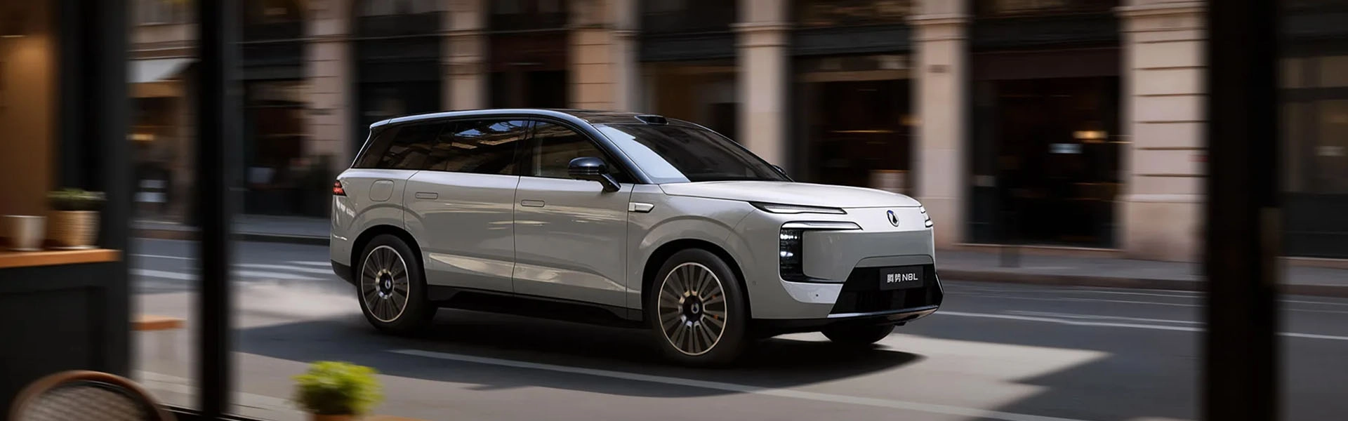 Denza N8L Pure Electric Review: A Large 6-Seat Electric SUV with 960 km Range