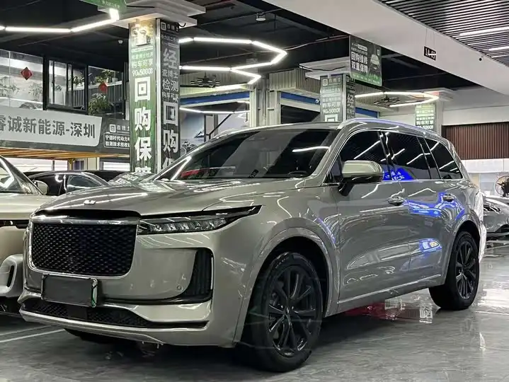 Li ONE 2020 Extended Range 6-Seater
