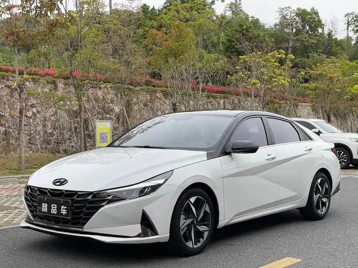 Elantra 2022 1.5L CVT LUX Premium
