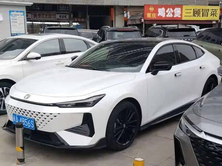 Changan UNI-V Model 2024 1.5T Premium Sport