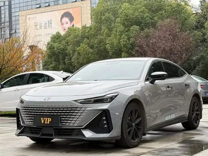 Changan UNI-V 2022 1.5T Excelsior
