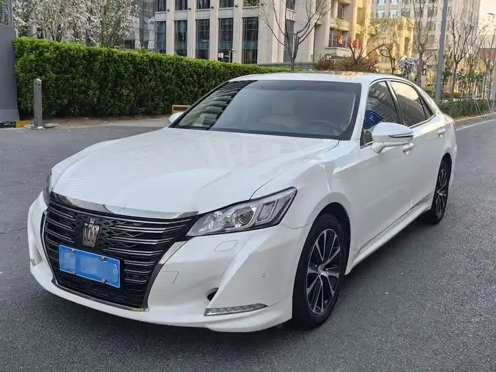 Crown 2018 2.0T Style Edition