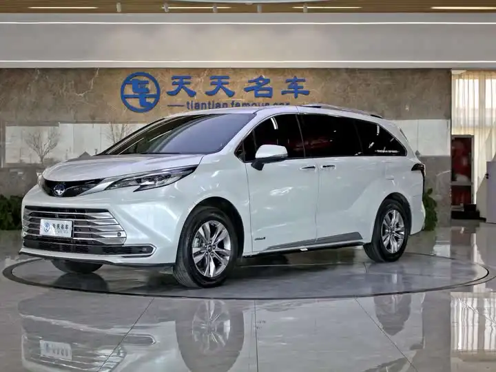 SIENNA 2021 2.5L Hybrid Platinum Edition