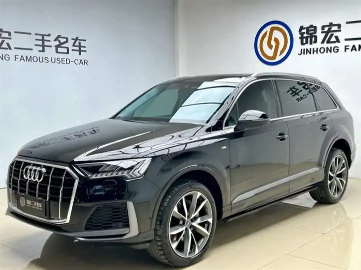 奥迪Q7 2023款 55 TFSI four S line运动型