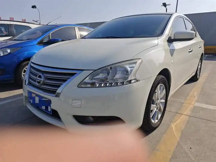 HENYI 2012 1.6XL CVT Luxury Edition