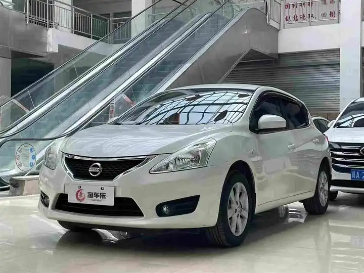 TIIDA TIIDA 2014 1.6L CVT Comfort